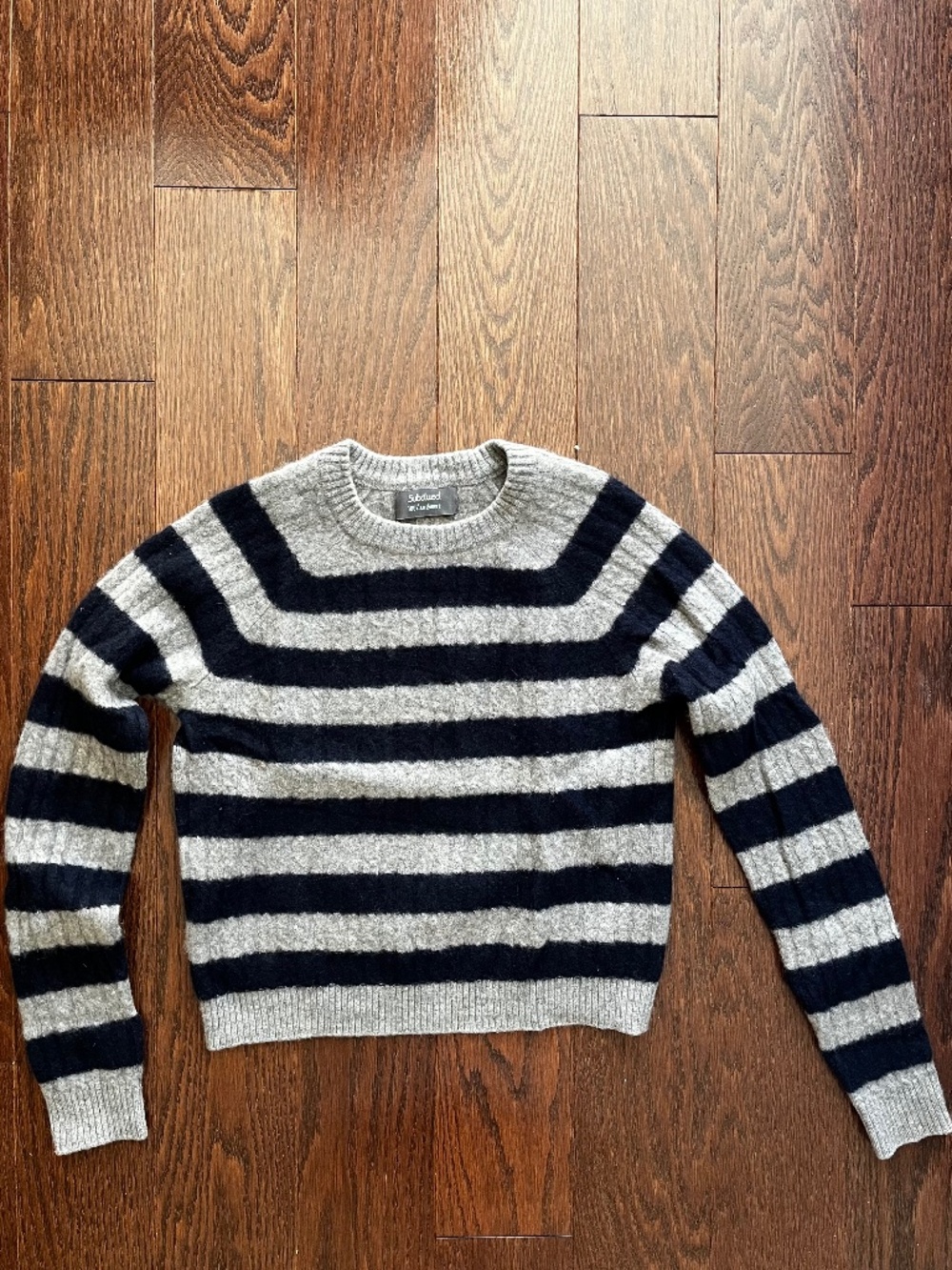 Cashmere crop sweater